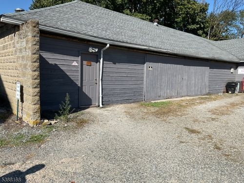 16 Schooleys Mountain Rd, Long Valley, NJ, 07853-6223 | Card Image