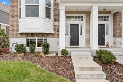 4328 Monroe Avenue, Townhouse with 2 bedrooms, 2 bathrooms and 2 parking in Naperville IL | Image 3