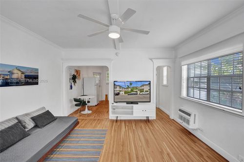 204-717 Espanola Way, Miami Beach, FL, 33139-8074 | Card Image