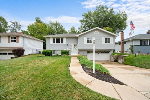 36536 Lakehurst Dr, Eastlake, OH, 44095-1155 | Card Image
