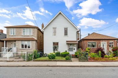 284 Weston Rd, House other with 3 bedrooms, 3 bathrooms and 3 parking in Toronto ON | Image 1