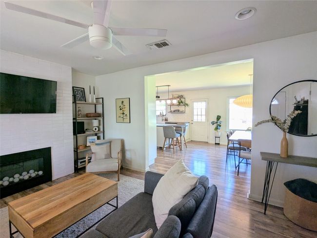 1510 Glencrest Dr, House other with 3 bedrooms, 2 bathrooms and 1 parking in Austin TX | Image 7