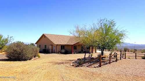 1206 W Arroyo Vista Dr, Benson, AZ, 85602-7124 | Card Image