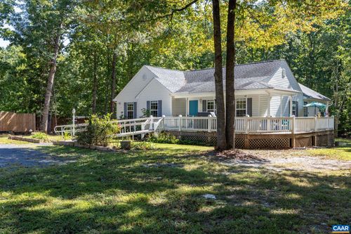 464 Hummingbird Rd, Scottsville, VA, 24590-6338 | Card Image