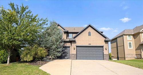 1804 Archer Dr, Raymore, MO, 64083-7877 | Card Image