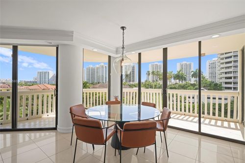 apt-504-1000 W Island Blvd, Aventura, FL, 33160-4941 | Card Image