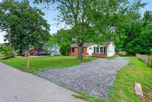 411 Julie Dr, Clarksville, TN, 37042-6116 | Card Image