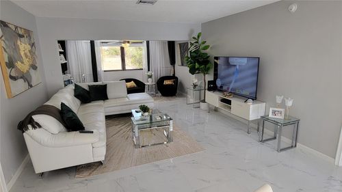 apt-d202-1801 Presidential Way, West Palm Beach, FL, 33401-1524 | Card Image