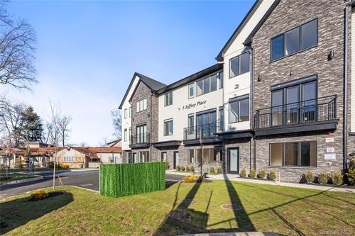 unit-112-5 Jeffrey Pl, Monsey, NY, 10952-3575 | Card Image