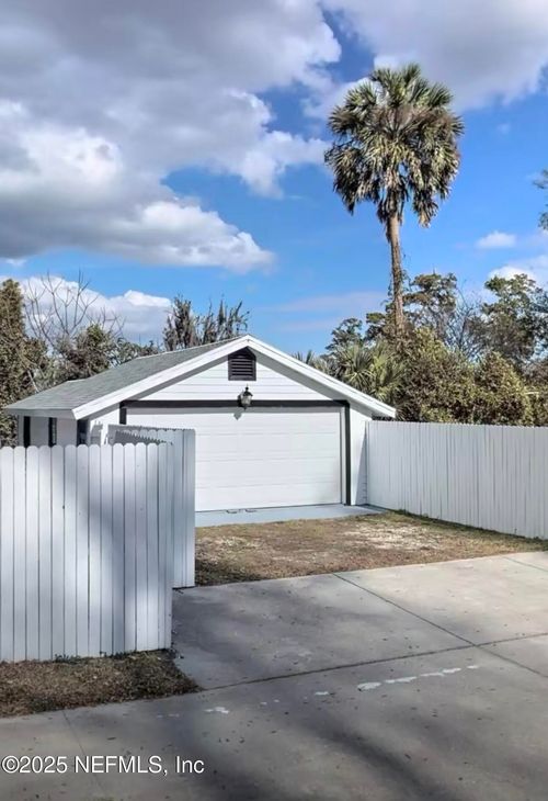 8543 Fort Caroline Rd, Jacksonville, FL, 32277-2907 | Card Image