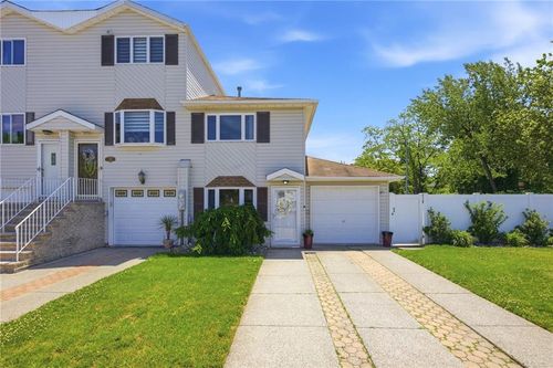 522 Medina Street, Staten Island, NY, 10306 | Card Image