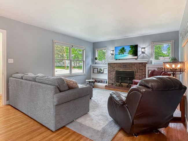 Living Room with fireplace | Image 9