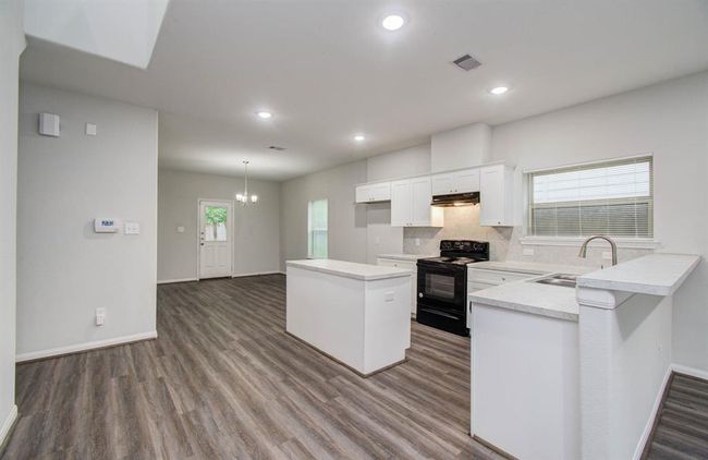 B - 8718 Scott St, Home with 6 bedrooms, 4 bathrooms and null parking in Houston TX | Image 30