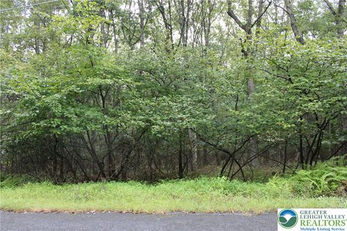 215 Maple St, Jim Thorpe, PA, 18229 | Card Image