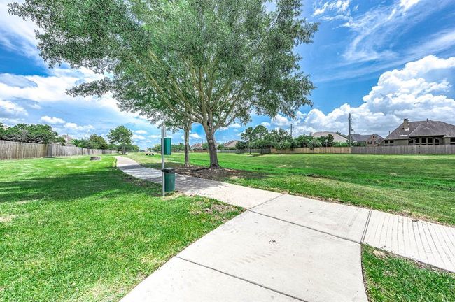 2313 Lilac Breeze Ln, House other with 4 bedrooms, 2 bathrooms and 3 parking in Pearland TX | Image 36