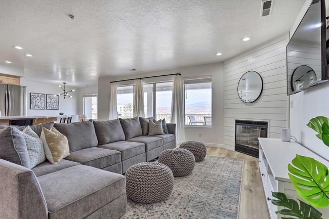 Living Room | Image 9