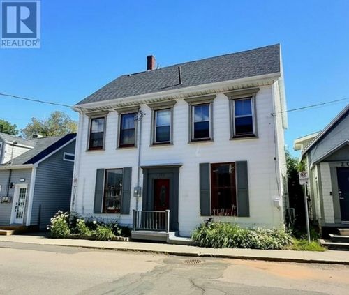 206 Sydney St, Charlottetown, PE, C1A1G8 | Card Image