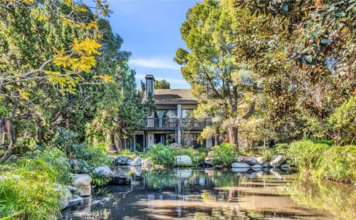 2538 W Macarthur Blvd, Santa Ana, CA, 92704-7115 | Card Image