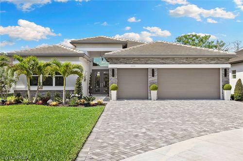 12097 Eucalyptus Way, NAPLES, FL, 34120-4041 | Card Image