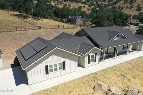 25904 Bear Valley Rd, Tehachapi, CA, 93561-9247 | Card Image