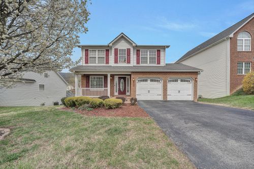 500 Mendham Way, Salem, VA, 24153-2141 | Card Image