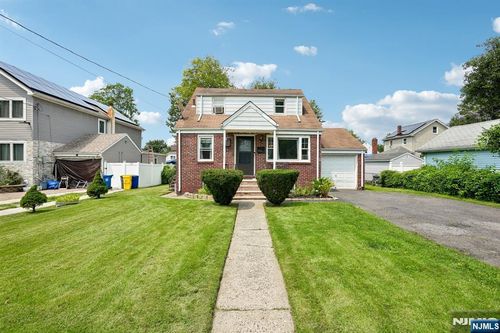 560 Glenwood Ave, Teaneck, NJ, 07666-6445 | Card Image