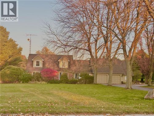 68 Highland Dr, Brantford, ON, N3T0L7 | Card Image