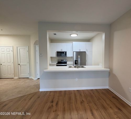 1111-7990 Baymeadows Rd E, Jacksonville, FL, 32256-2961 | Card Image