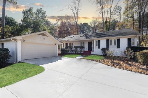 2580 Hawthorne Dr Ne, Atlanta, GA, 30345-2040 | Card Image