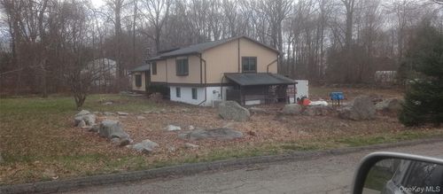 92 Ritter Rd, Stormville, NY, 12582-5347 | Card Image