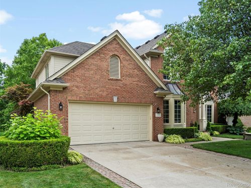 1688 Chase Drive, Rochester, MI, 48307 | Card Image