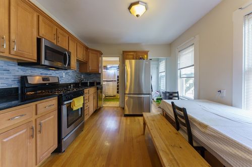 4-94 Cushing St, Waltham, MA, 02453-0477 | Card Image