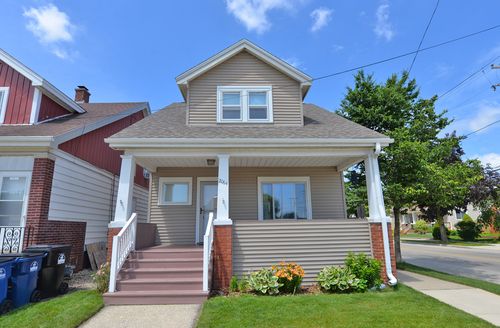 2064 Erie St, RACINE, WI, 53402-4744 | Card Image