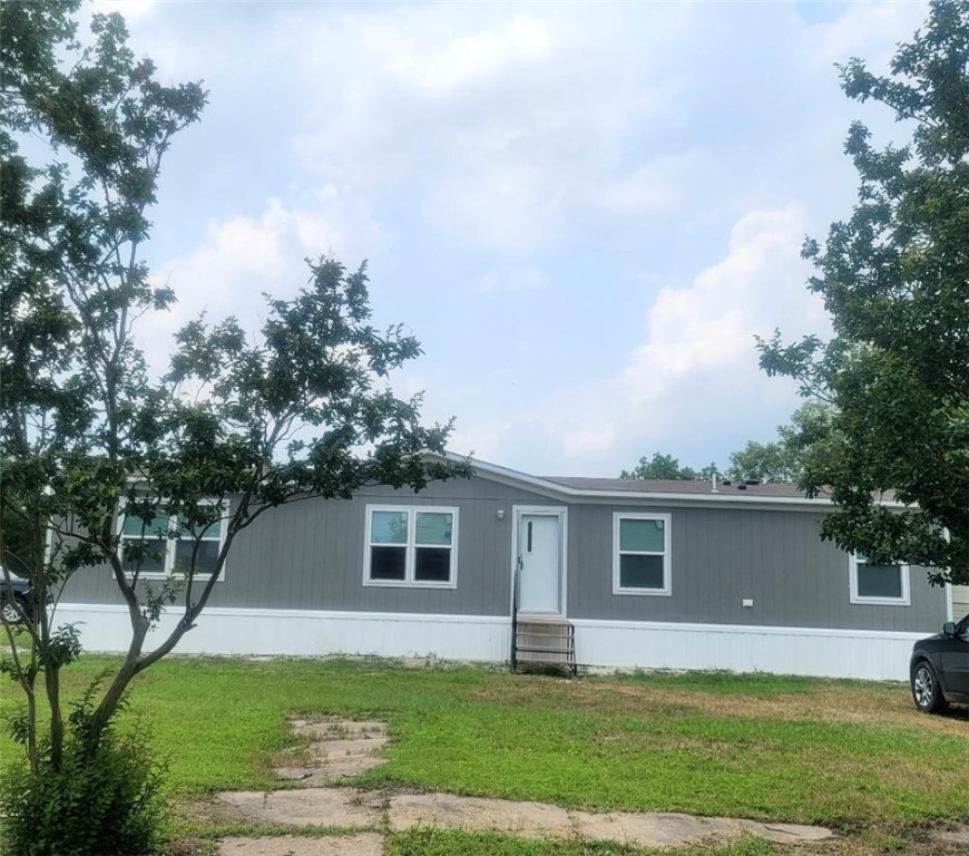 Seeley Ave, Mount Calm, TX 76673