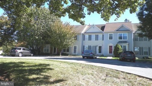 9121 Ridgefield Ln, FREDERICK, MD, 21701-5829 | Card Image