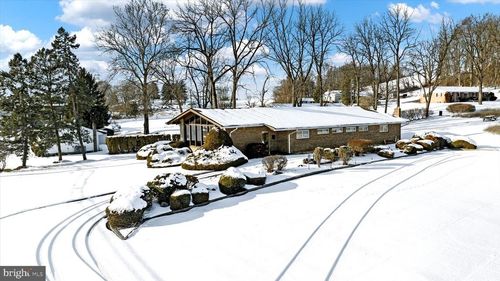 1137 W Penn Ave, WOMELSDORF, PA, 19567-9770 | Card Image