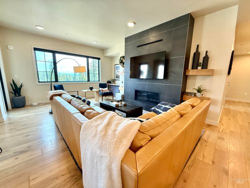 301-720 Village Drive, Donnelly, ID, 83615 | Card Image