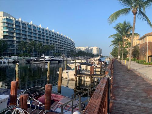 1601-2961 Ne 185th St, Aventura, FL, 33180-2938 | Card Image