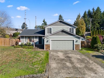 8237 11th Court Se, House other with 3 bedrooms, 2 bathrooms and 2 parking in Lacey WA | Image 3