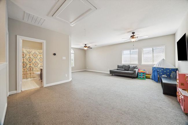 18311 Windspring Falls Ln, House other with 4 bedrooms, 5 bathrooms and 3 parking in Cypress TX | Image 17