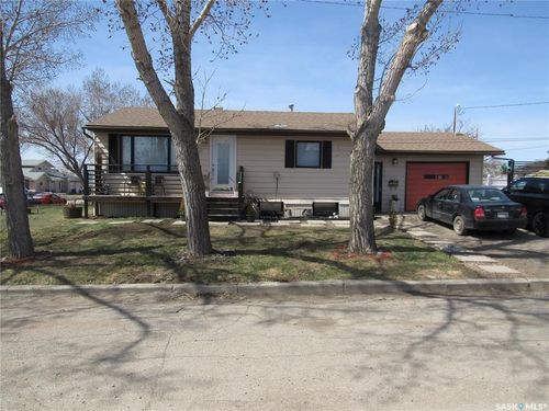 301 6th Ave W, Rosetown, SK, S0L2V0 | Card Image