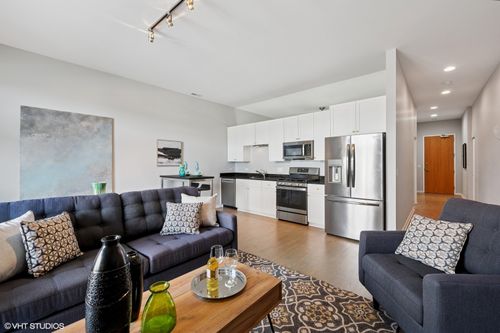 apt-307-4420 N Clark St, Chicago, IL, 60640-7587 | Card Image