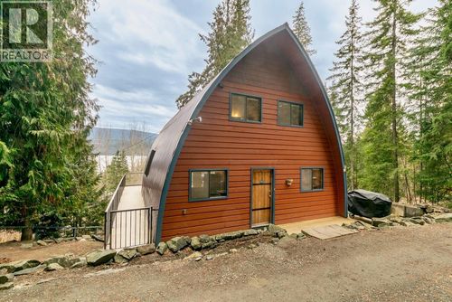 7547 Golden Spur Trail, Anglemont, BC, V0E1M8 | Card Image