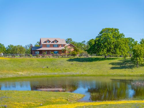 7576 Bear Creek Way, Millville, CA, 96062-9719 | Card Image