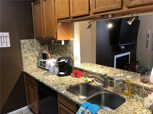 apt-202-2300 Leon St, Austin, TX, 78705-4663 | Card Image