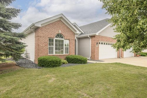 18b-9000 226th Court, Salem Lakes, WI, 53168 | Card Image