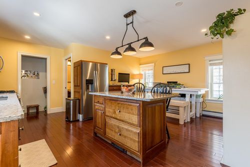 9 Swamscott St, Newfields, NH, 03856-8325 | Card Image