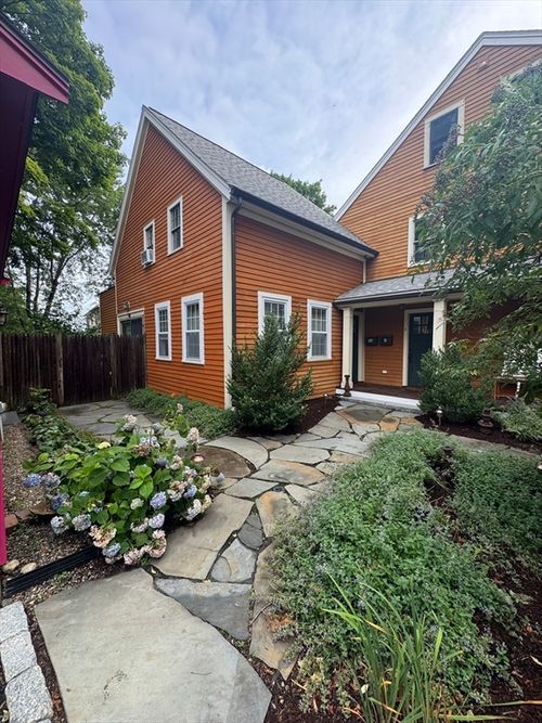 a-3A Avon St, Reading, MA, 01867-3633 | Card Image