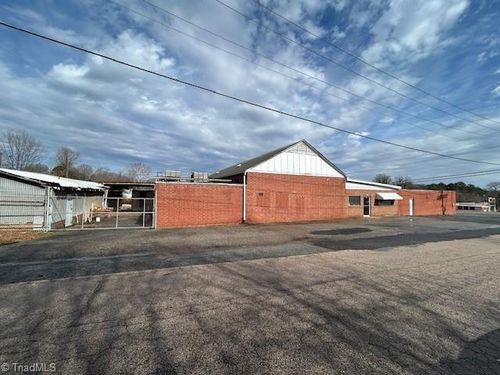 203 E 29th St, Kannapolis, NC, 28083-9043 | Card Image