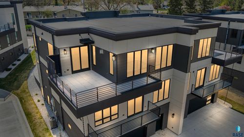 2720 S Oriya Pl Place, Sioux Falls, SD, 57106 | Card Image